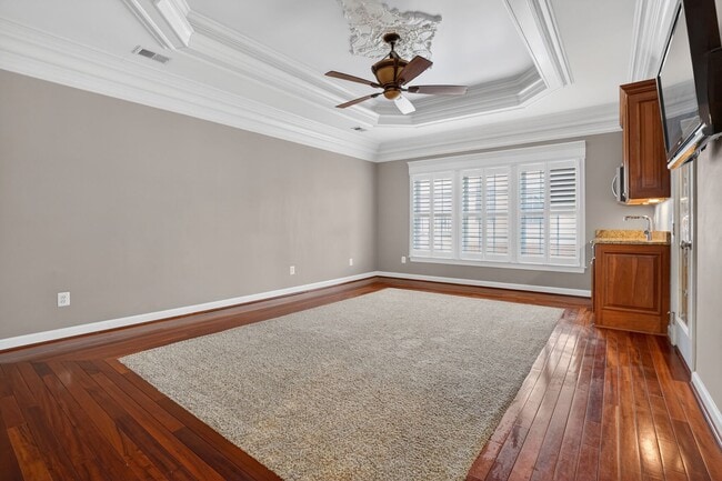 Building Photo - 43286 Canal Creek Pl