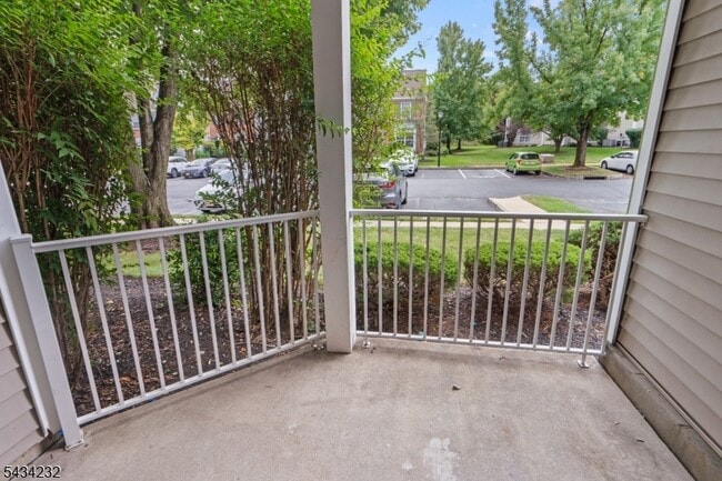 Building Photo - 24 Amberly Ct