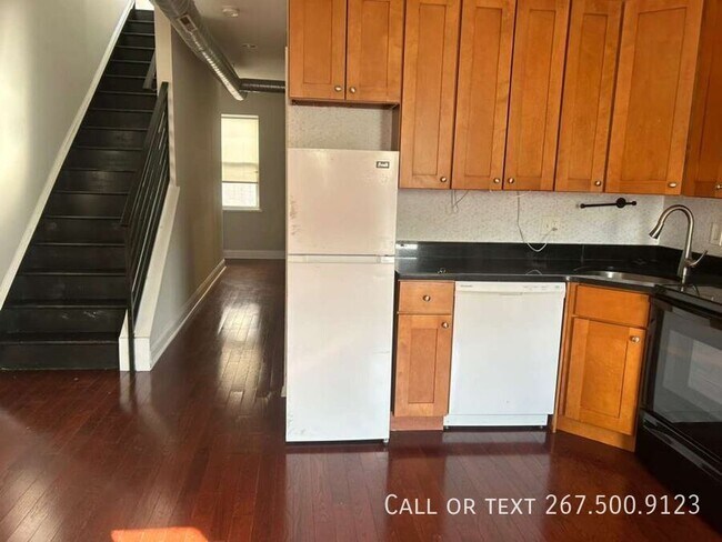 Building Photo - 1613 Frankford Ave