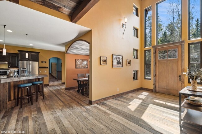 Building Photo - Charming 4 bedroom Home in Whitefish on 3 Acres