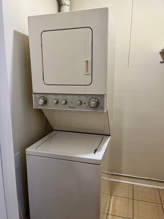 Building Photo - Stay Cool By the Pool