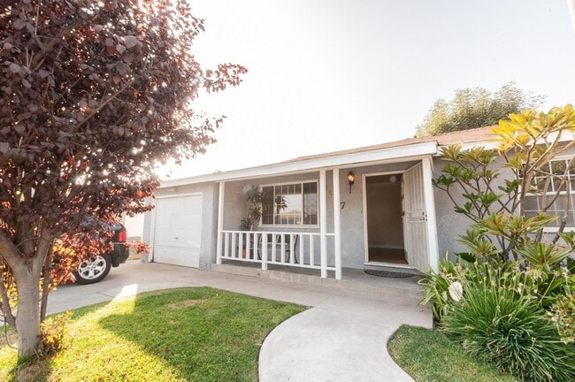 Building Photo - Beautiful single family house for rent