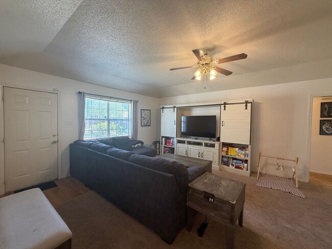 Building Photo - 3BED/2BATH/1 CAR GARAGE: AVAILABLE JUNE 15TH IN LISD!!