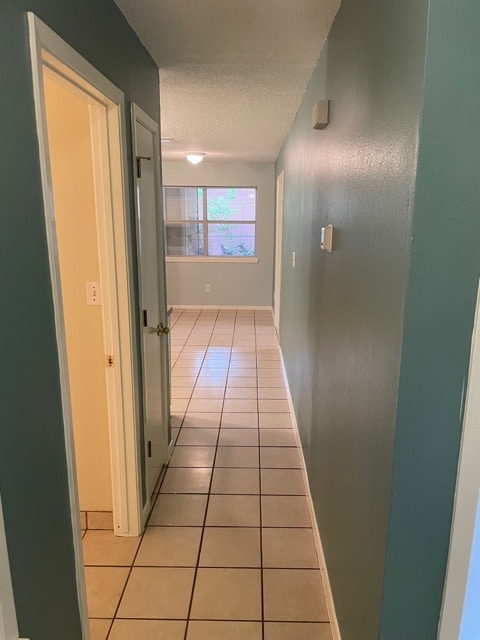 Building Photo - 500 Pee Jay Cv