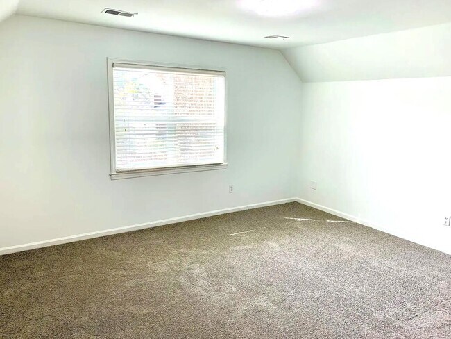 Building Photo - 1602 Bubbling Brook Dr