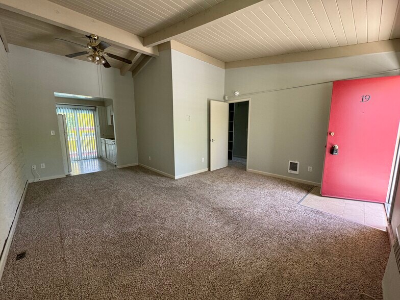 Building Photo - 4775 Atherton Ave