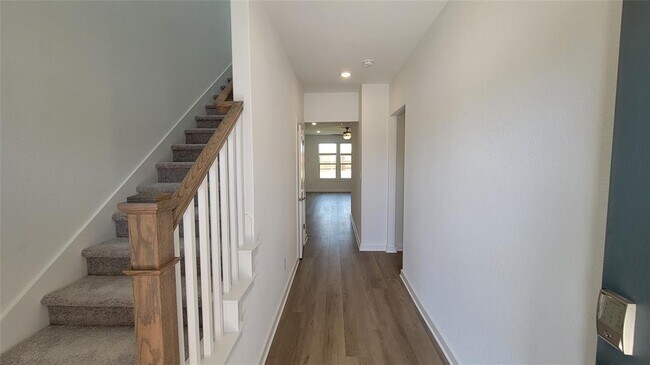 Building Photo - 440 Bristlecone Bend