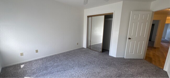 Building Photo - 735 Bliss Ave