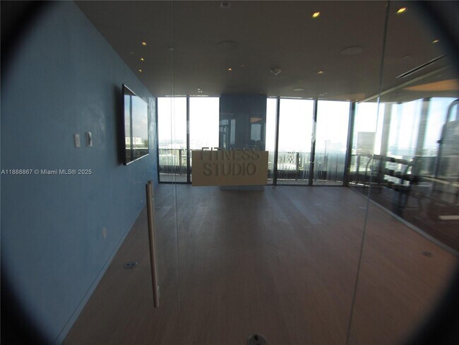 Building Photo - 1000 Brickell Plaza