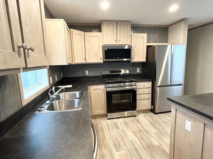 Building Photo - 29810 W Essex Ct