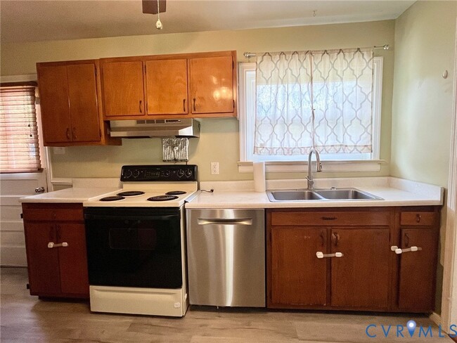 Building Photo - 3911 Sunburst Rd