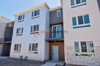 Building Photo - 974 W 500 S