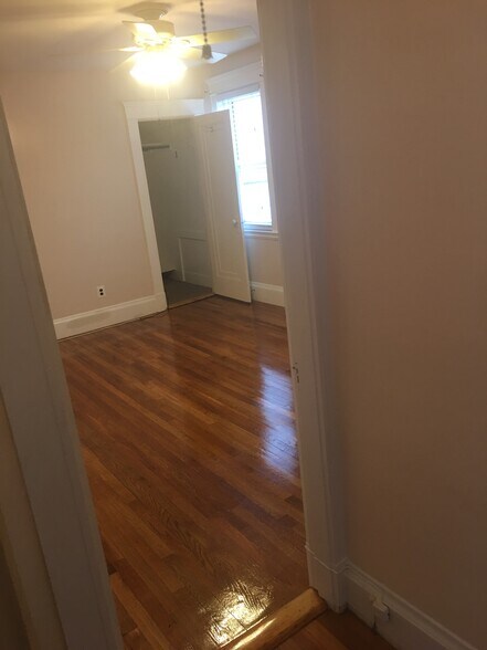 Building Photo - 37 Estes St