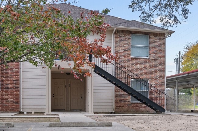 Building Photo - 914 Purdy