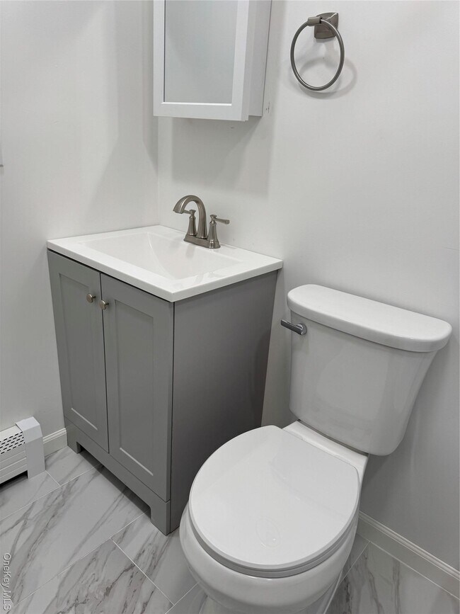 Building Photo - 542 E Pine St