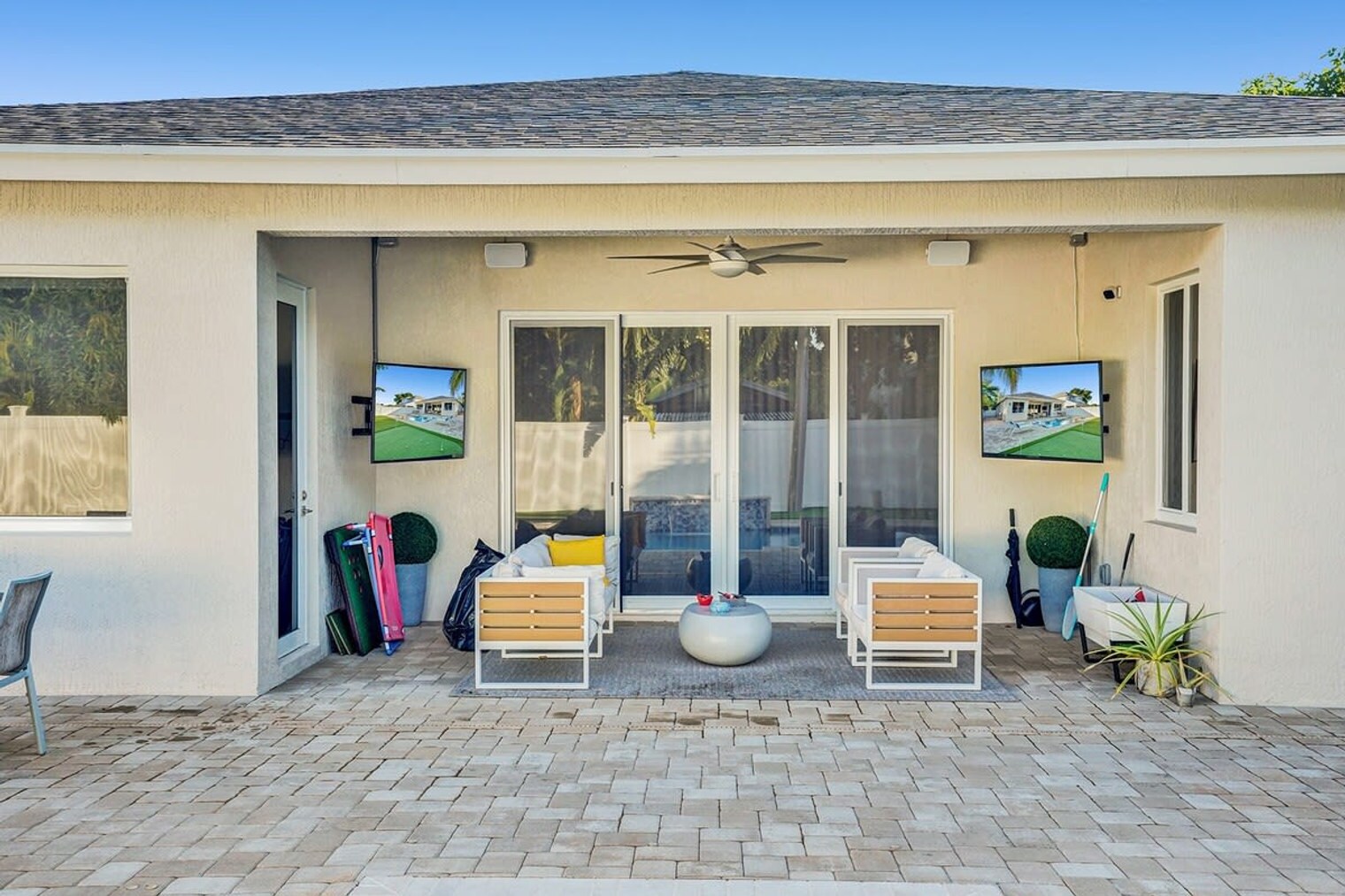Building Photo - 913 NE 6th St