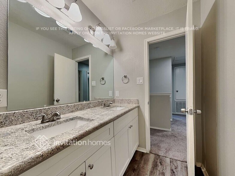 Building Photo - 7914 Modesto Dr