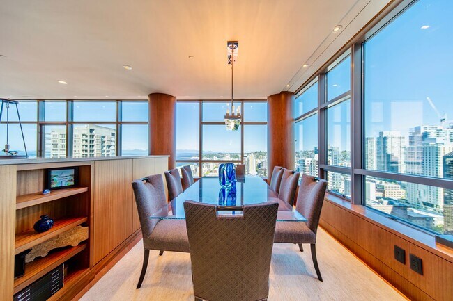 Building Photo - 2Bd/2.5Ba Seattle  Penthouse