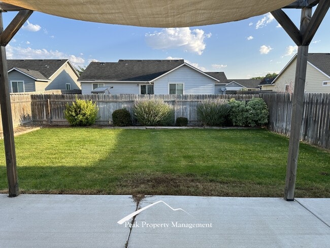Building Photo - 12542 Ochoco St