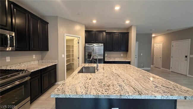 Building Photo - 6943 Denio Island St