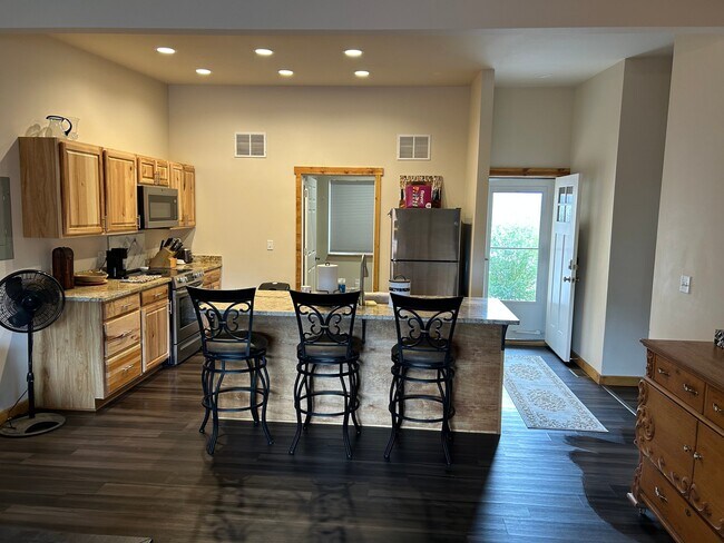Building Photo - 351 W Buttercup Way