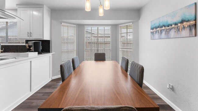 Building Photo - 6314 Senators Dr