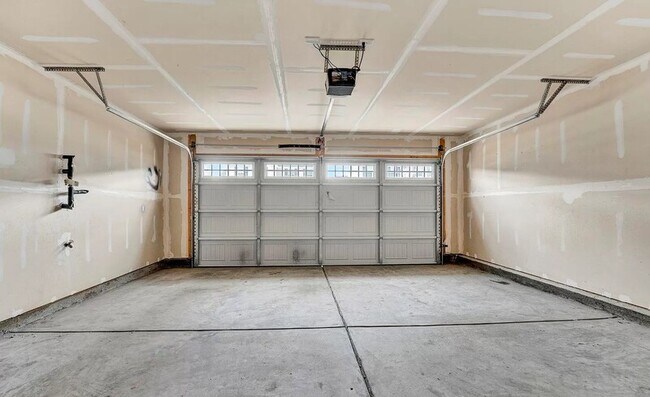 Building Photo - 8 Torrington Dr