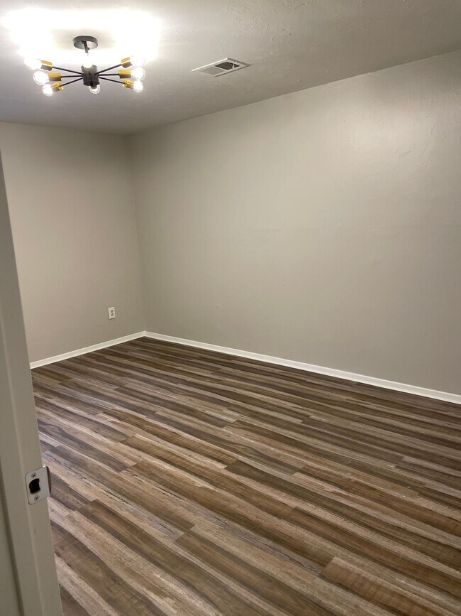 Building Photo - Newly remodeled Arvada home