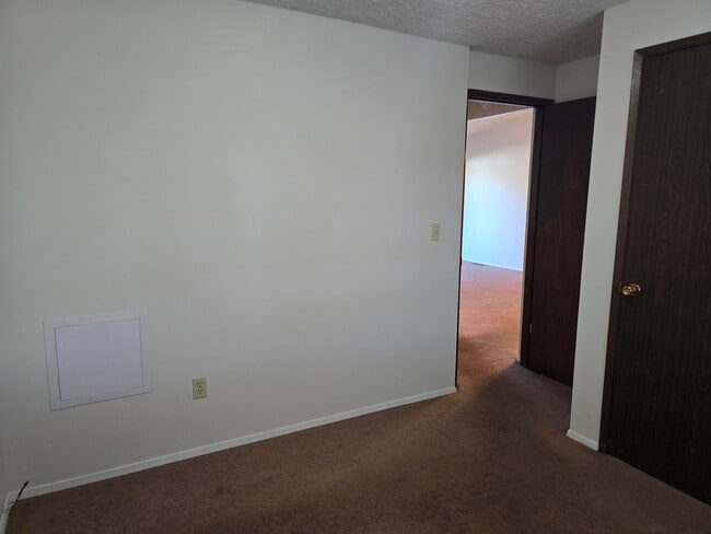 Building Photo - Eastland Duplex