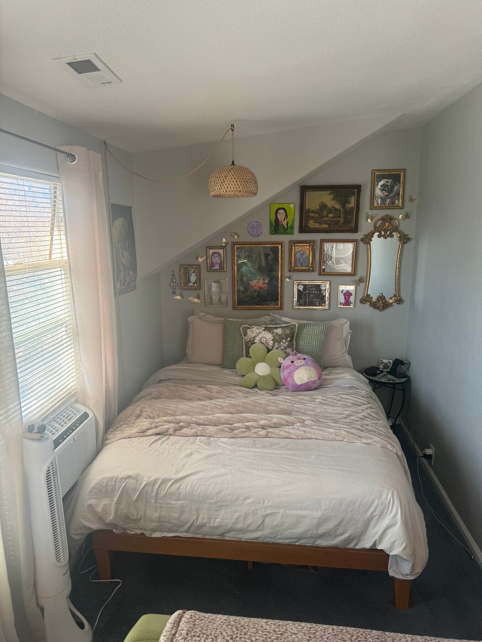 Previous Tenant, Bed - 2264 Saint Paul Dr