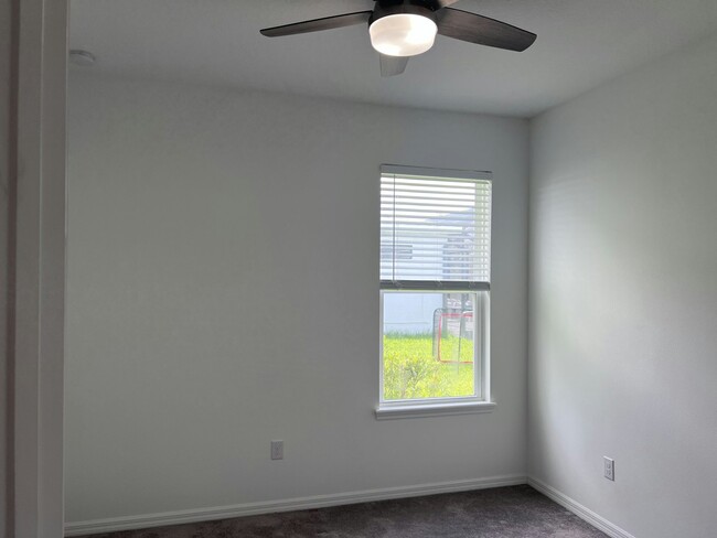 Building Photo - 5115 Los Robles Ct