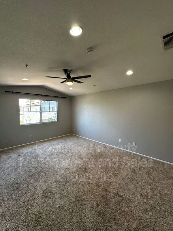 Building Photo - 1455 E Holcomb Pl