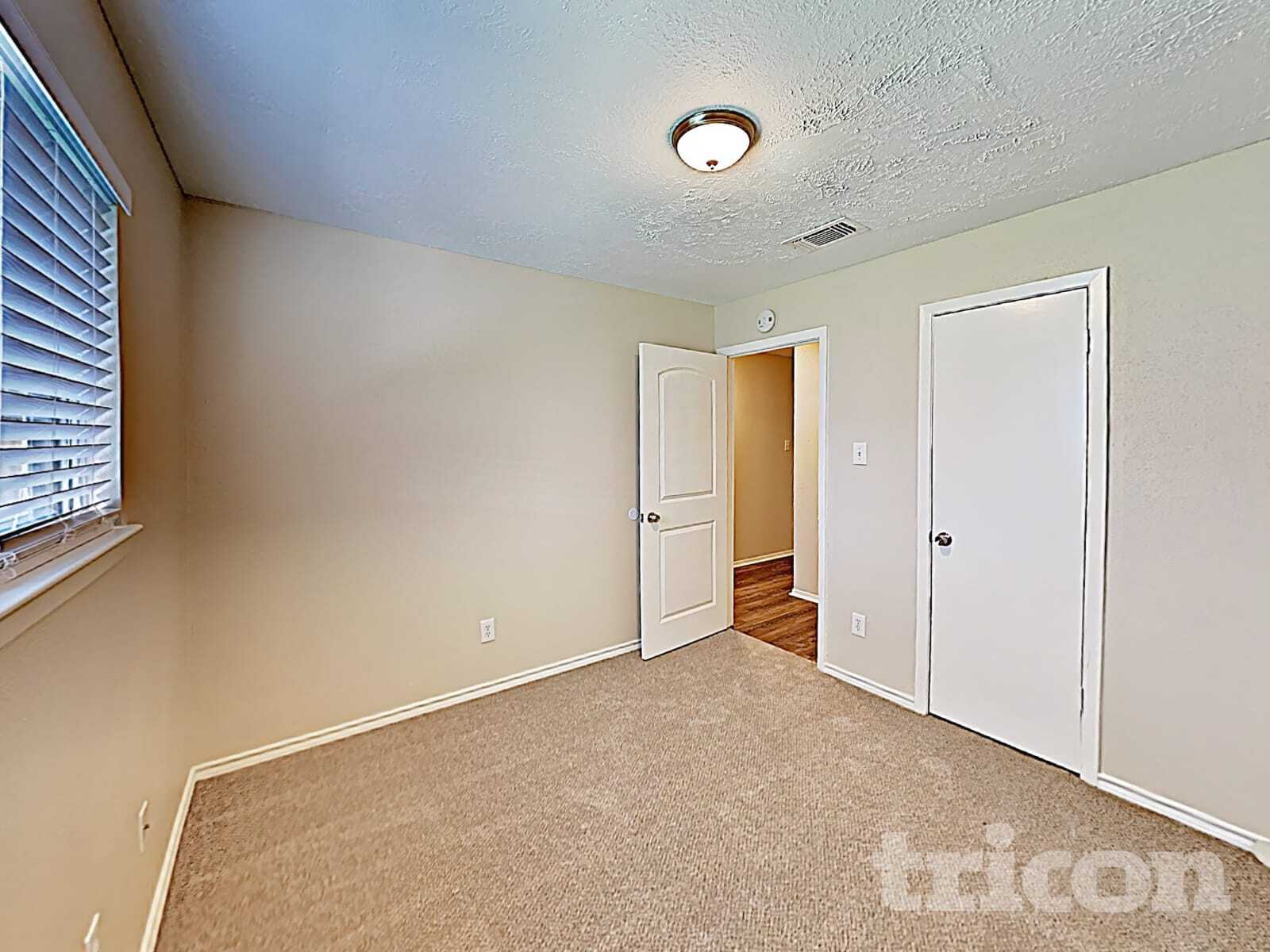 Building Photo - 2706 King James Ct