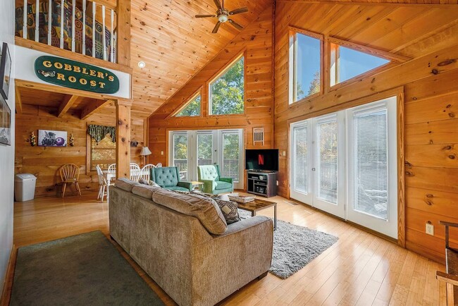 Building Photo - 223 Turkey Dr