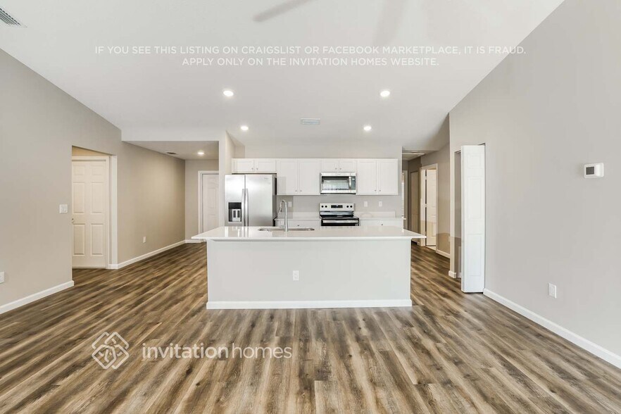 Building Photo - 1845 SW California Blvd