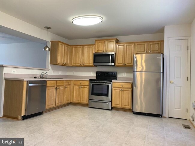 Building Photo - 211 Merrill Ct