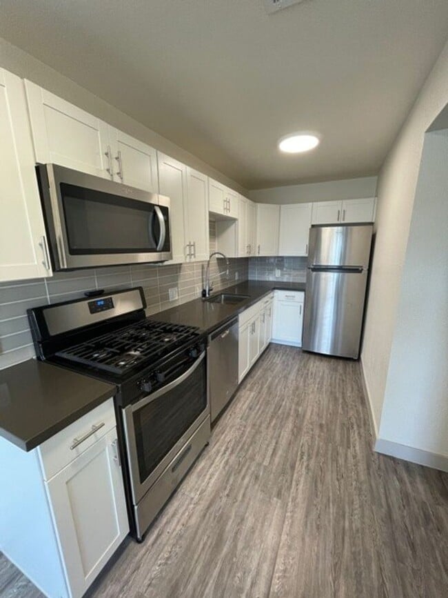 Building Photo - 3031 N 69th Pl