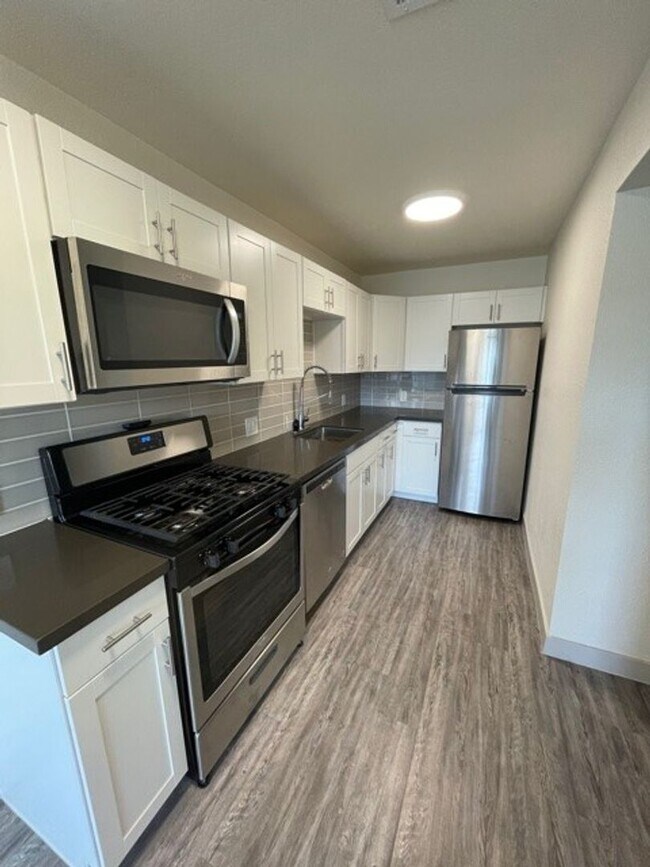 Building Photo - Stunning Remodeled 2 Bed/1 Bath in Old Town Scottsdale | Herringbone Floors & Modern Finishes | F...