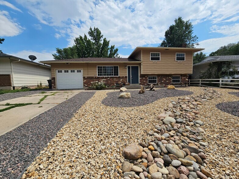 Building Photo - 3627 Mesa Grande Dr