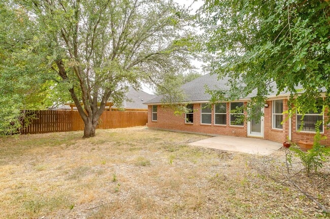 Building Photo - 1512 Clover Ln