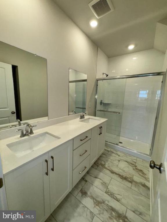 Building Photo - 701 Platinum Dr