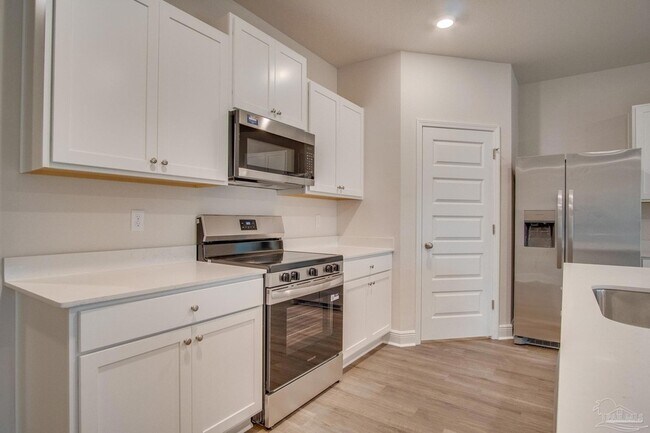 Building Photo - 539 Bridle Way