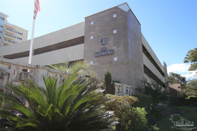 Building Photo - 825 Bayshore Dr