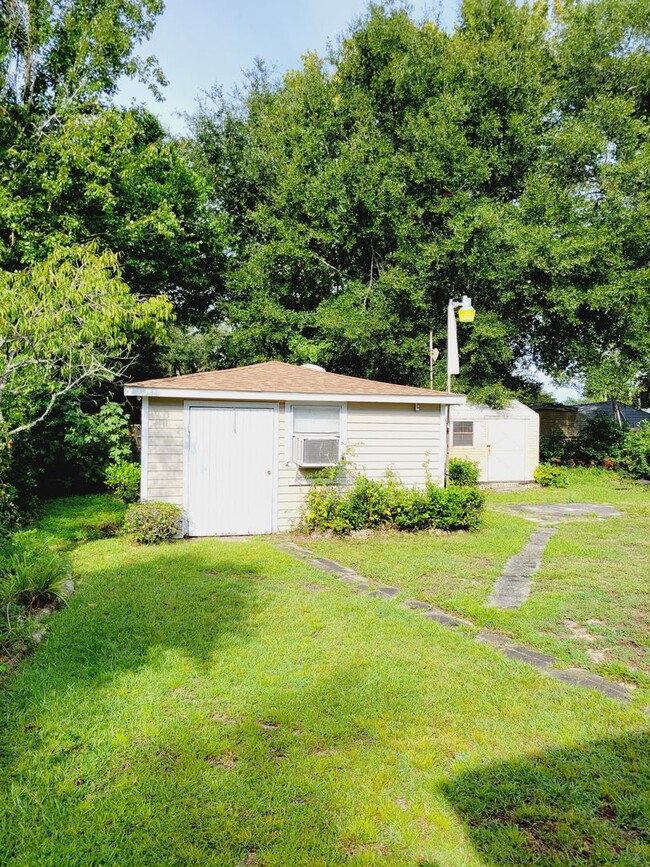 Building Photo - SUNSET PARK - Adorable cottage style home ...