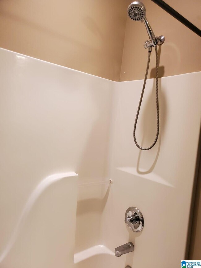 Building Photo - 1004 Medinah Dr