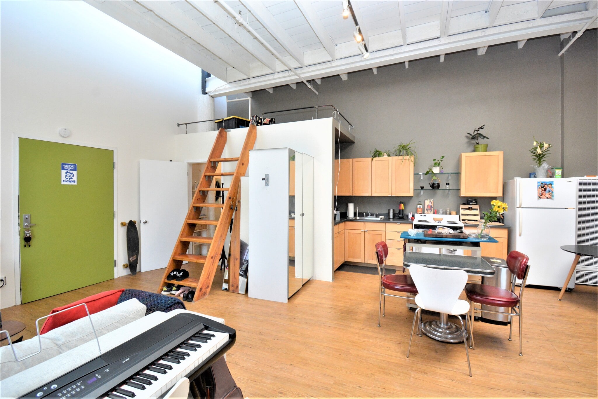 Building Photo - 730 29th St