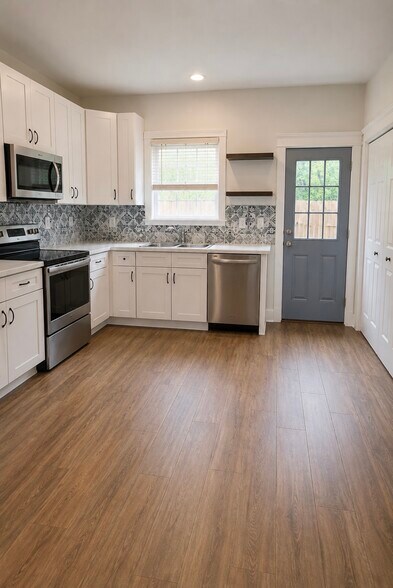 Building Photo - 1679 Pickens Cir