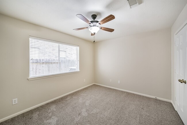 Building Photo - 17515 Fairgrove Park Dr