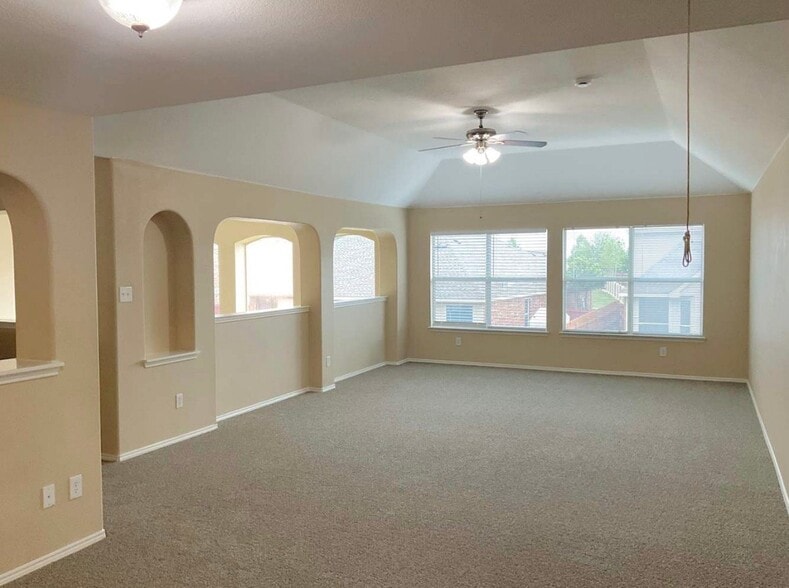 Building Photo - 2360 Merlin Dr