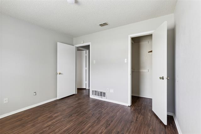 Building Photo - 2410 Lido Ln